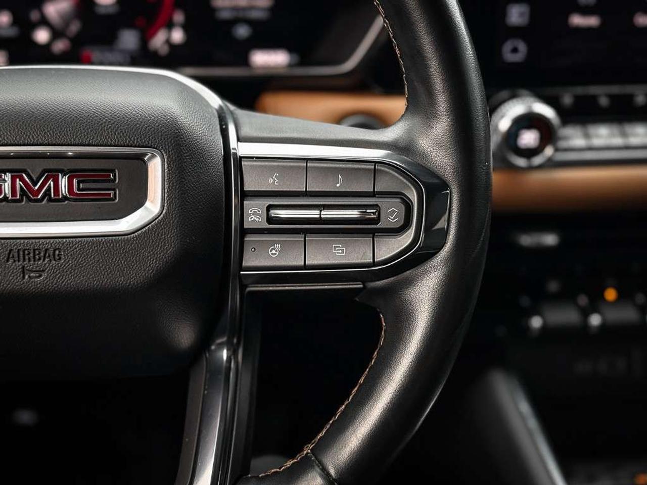 2024 GMC Canyon AT4   AT4 PREMIUM   VENTILATED LEATHER   BOSE AUDIO   PROGRADE TRAILERING   HARD TONNEAU COVER Photo
