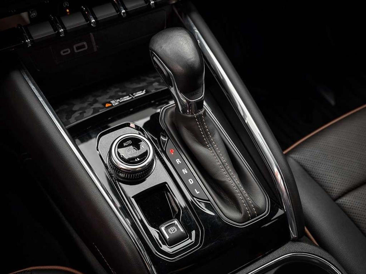 2024 GMC Canyon AT4   AT4 PREMIUM   VENTILATED LEATHER   BOSE AUDIO   PROGRADE TRAILERING   HARD TONNEAU COVER Photo