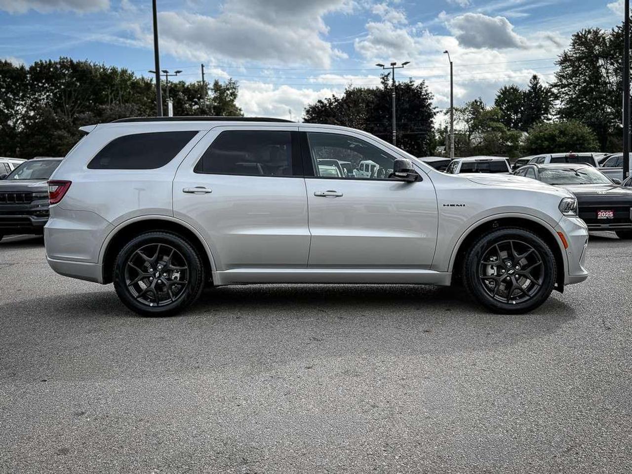 2026 Dodge Durango GT HEMI V8   PREMIUM   BLACKTOP   HARMAN/KARDON AUDIO   VENTILATED SEATS   TRAILER BRAKE Photo