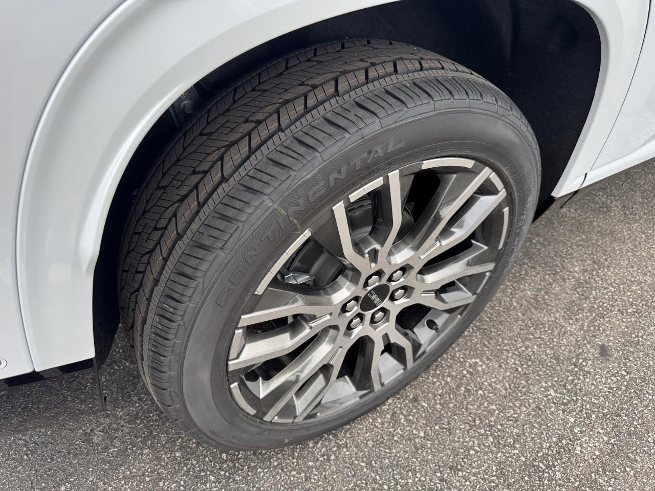 2027 GMC Acadia Denali Ultimate 4dr All-Wheel Drive Photo