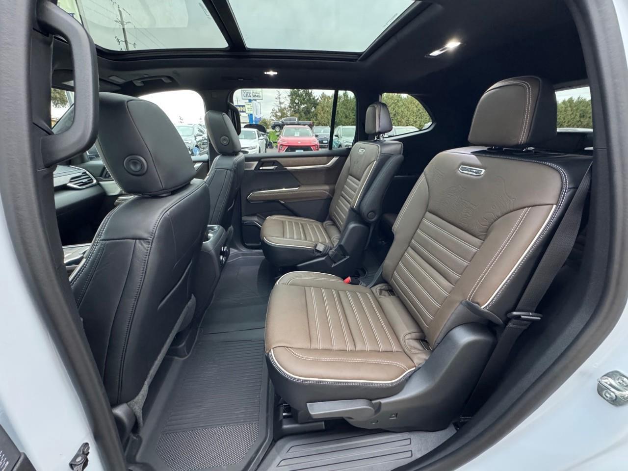 2027 GMC Acadia Denali Ultimate 4dr All-Wheel Drive Photo