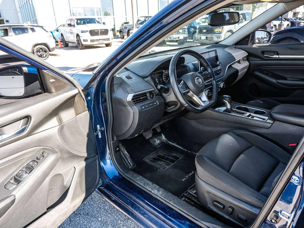 2019 Nissan Altima 205 SV AWD   ROOF   BACK UP CAMERA Photo