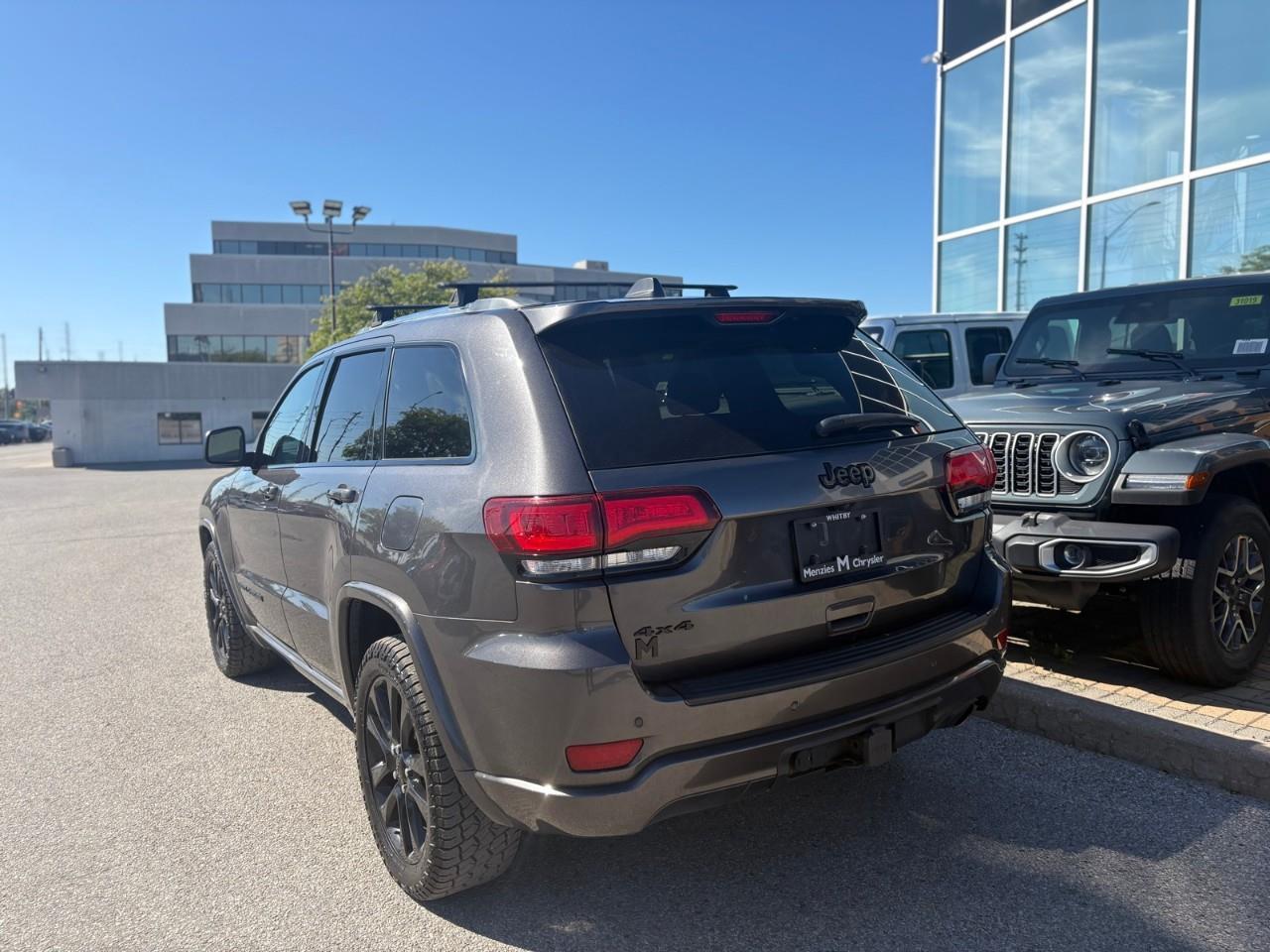 2021 Jeep Grand Cherokee Laredo 4dr 4x4 Photo2