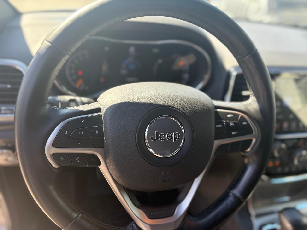 2021 Jeep Grand Cherokee Laredo 4dr 4x4 Photo