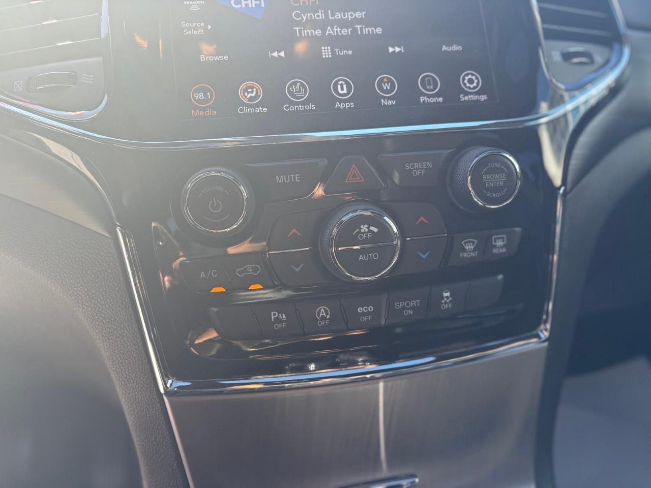 2021 Jeep Grand Cherokee Laredo 4dr 4x4 Photo