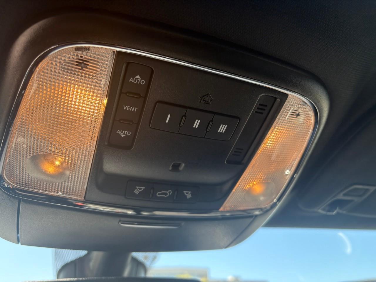 2021 Jeep Grand Cherokee Laredo 4dr 4x4 Photo