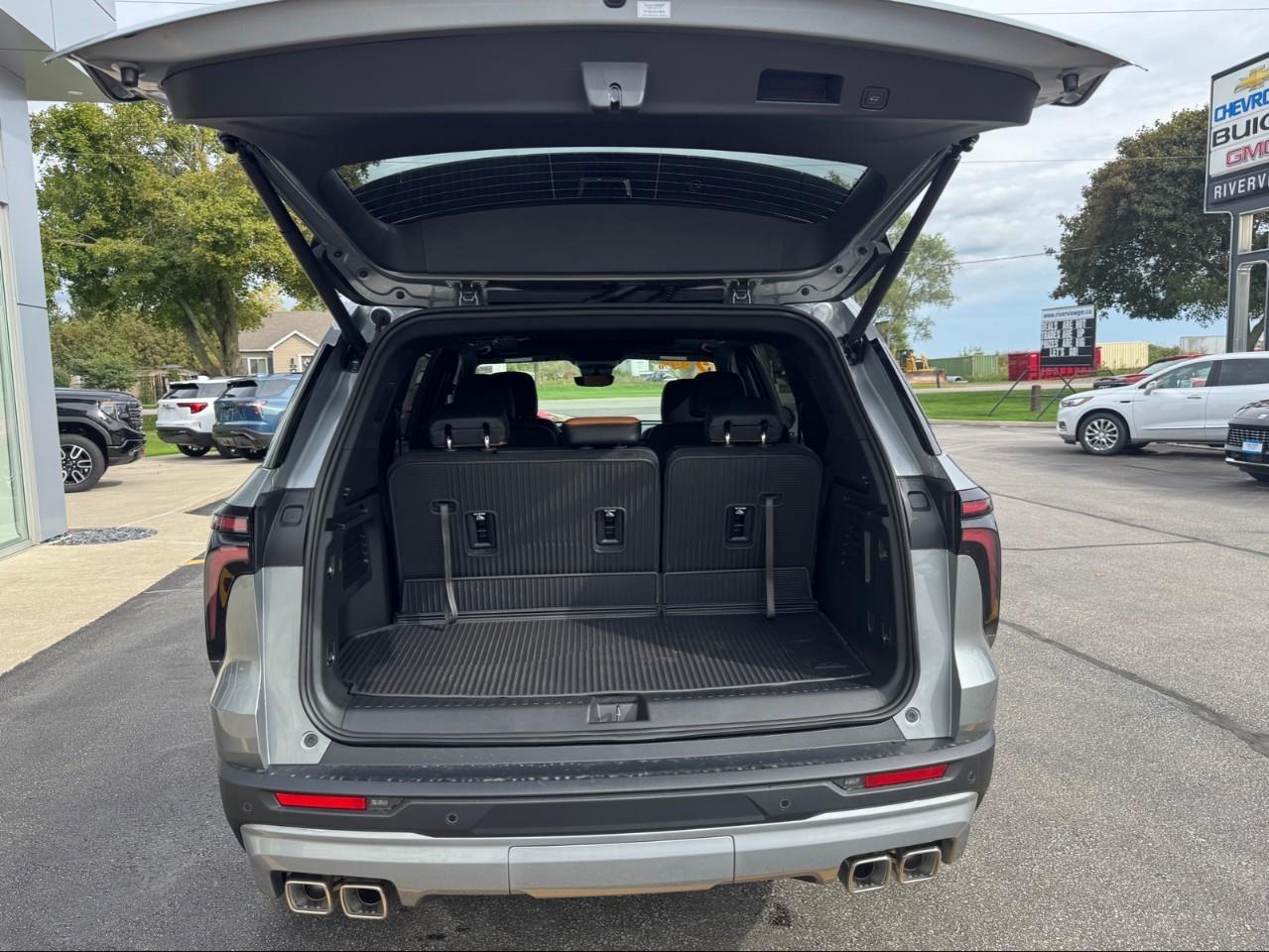 2027 Chevrolet Traverse Z71 4dr All-Wheel Drive Photo