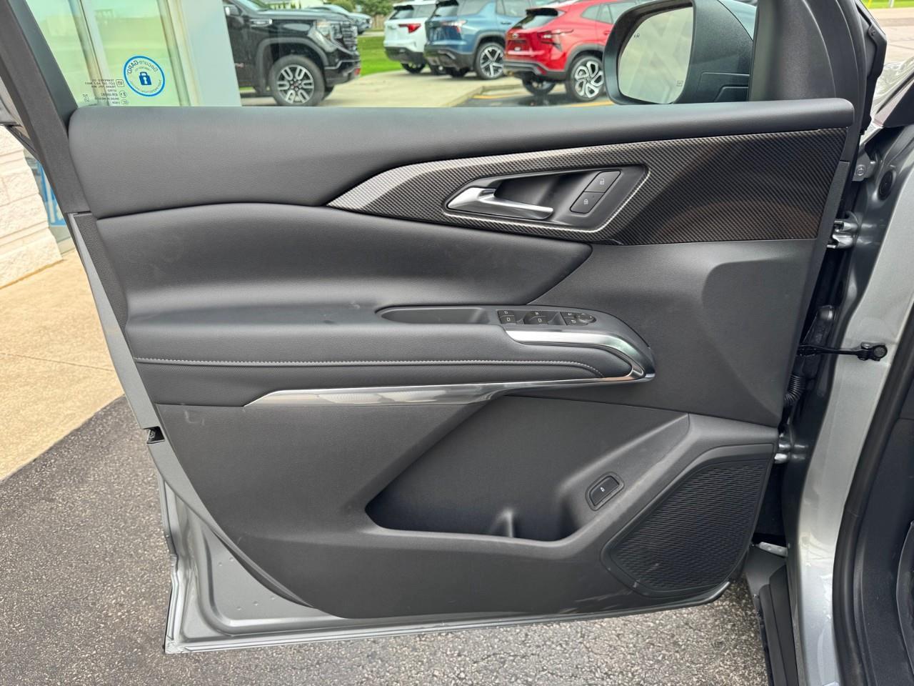 2027 Chevrolet Traverse Z71 4dr All-Wheel Drive Photo