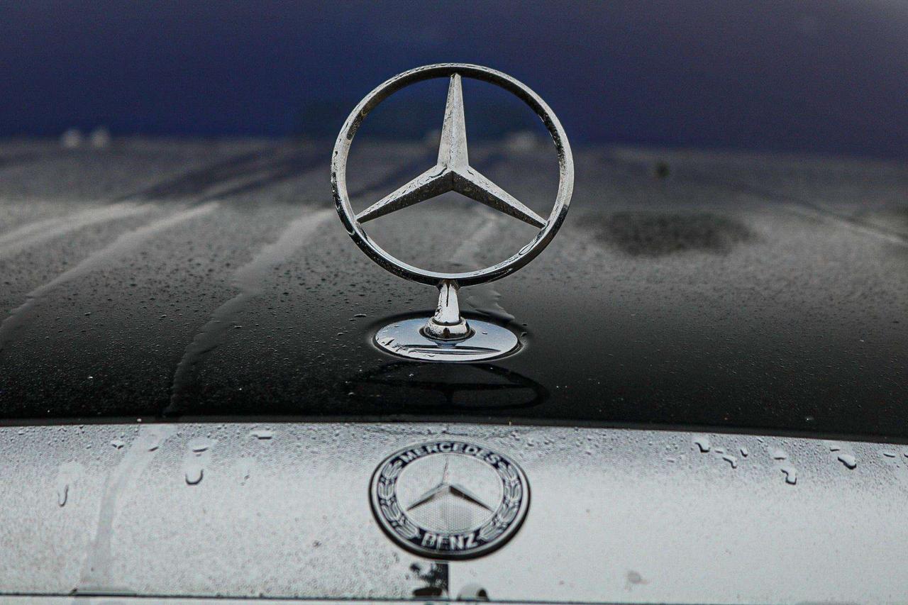 2009 Mercedes-Benz S-Class 4dr Sdn 6.2L V8 AMG RWD PERFORMANCE PACKAGE   LOADED   NO ACCIDENTS Photo