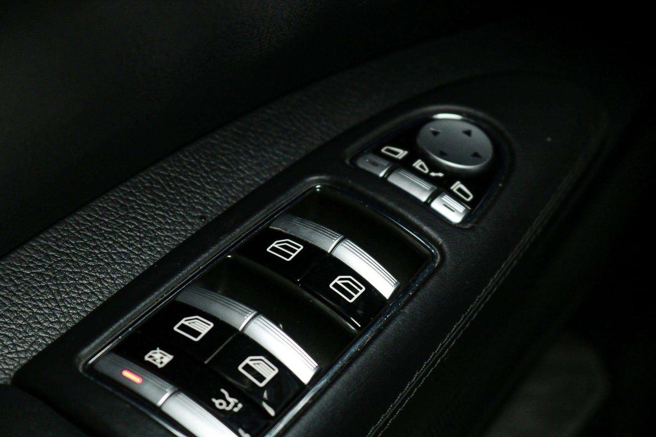 2009 Mercedes-Benz S-Class 4dr Sdn 6.2L V8 AMG RWD PERFORMANCE PACKAGE   LOADED   NO ACCIDENTS Photo