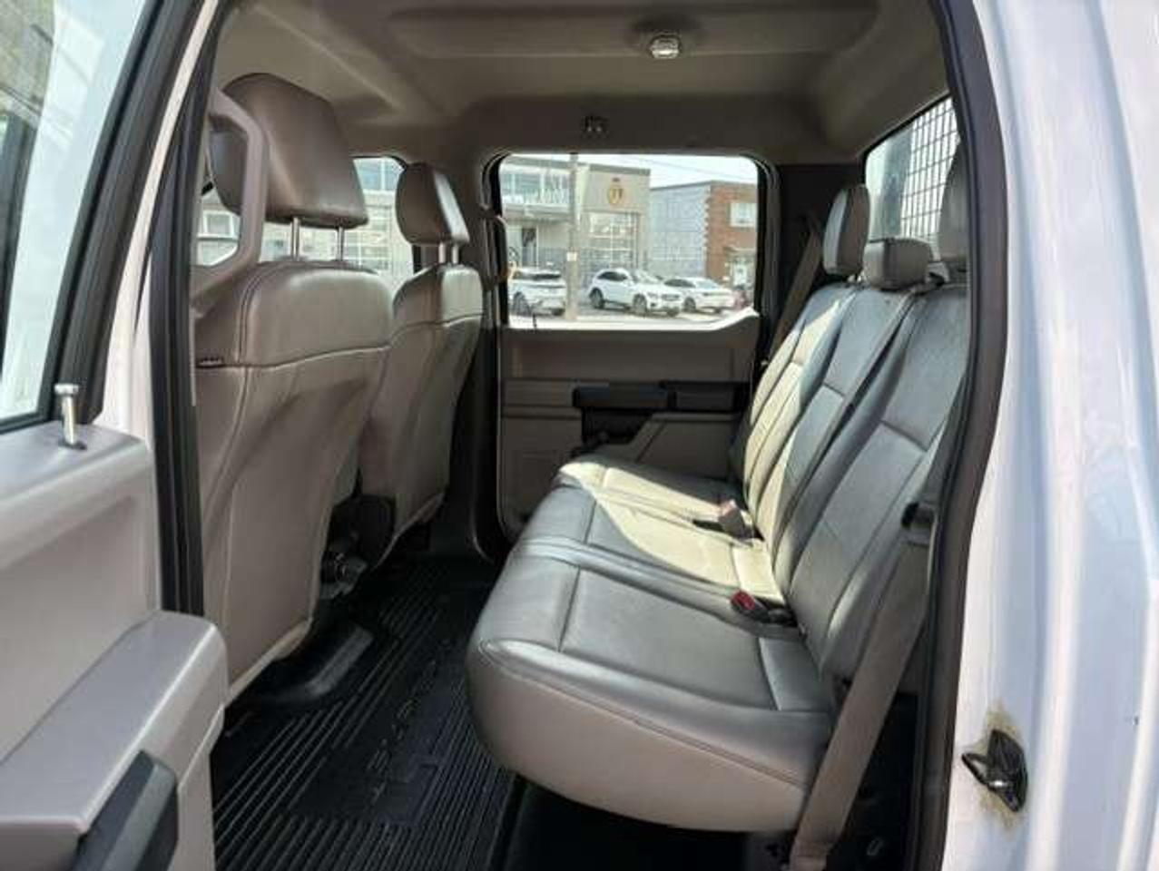 2017 Ford F-350 4X4 **CREW CAB LONG BOX-WALTCO LIFTGATE-1 OWNER** Photo