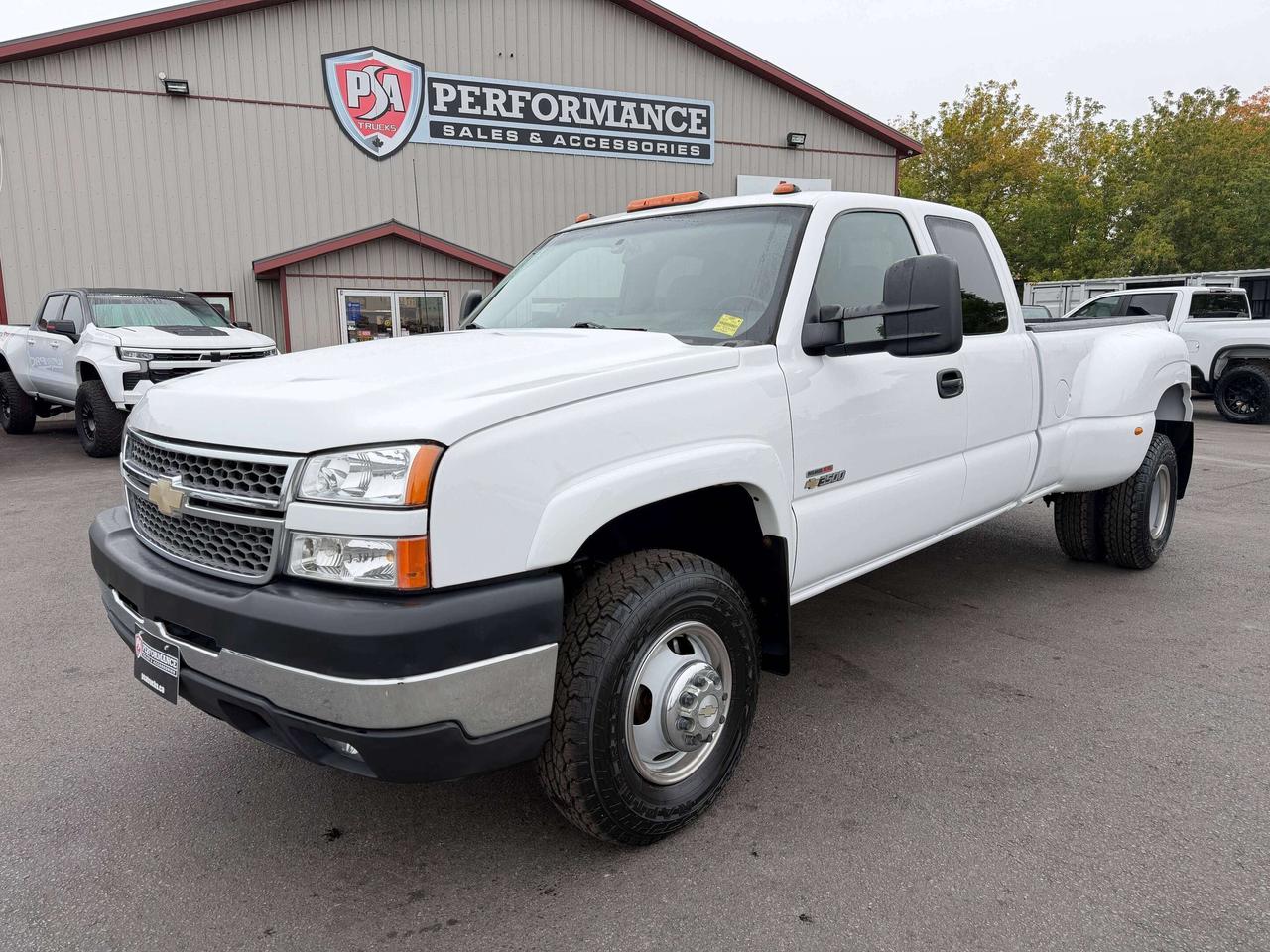 2005 Chevrolet Silverado 3500 LS Photo