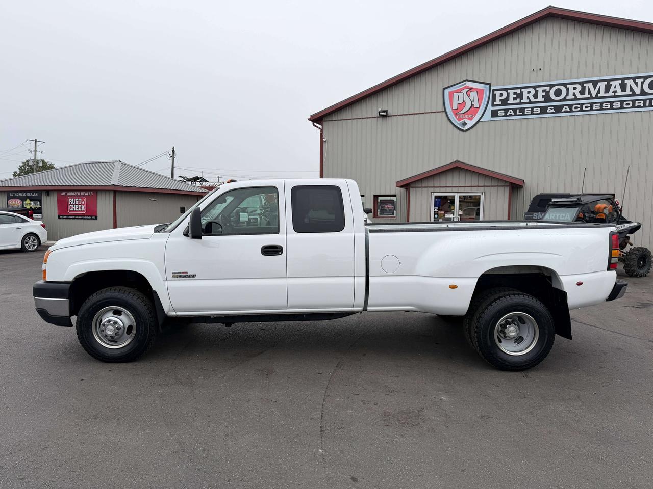 2005 Chevrolet Silverado 3500 LS Photo