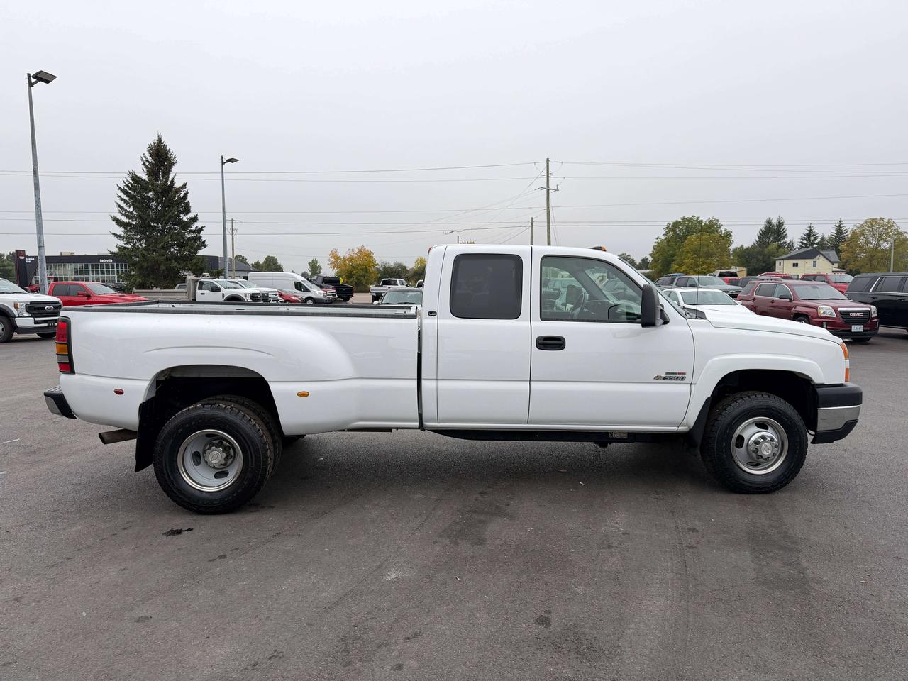 2005 Chevrolet Silverado 3500 LS Photo