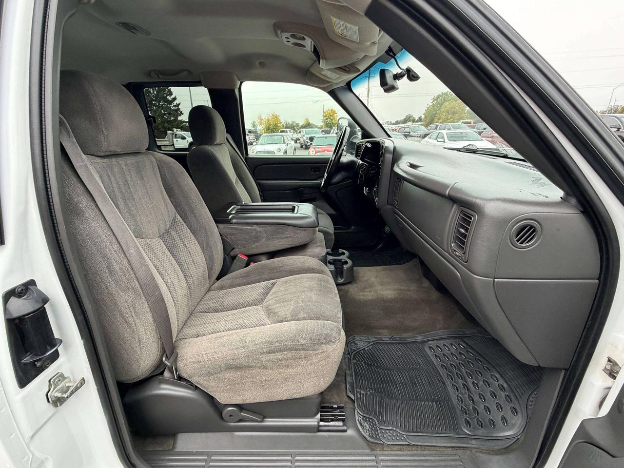 2005 Chevrolet Silverado 3500 LS Photo
