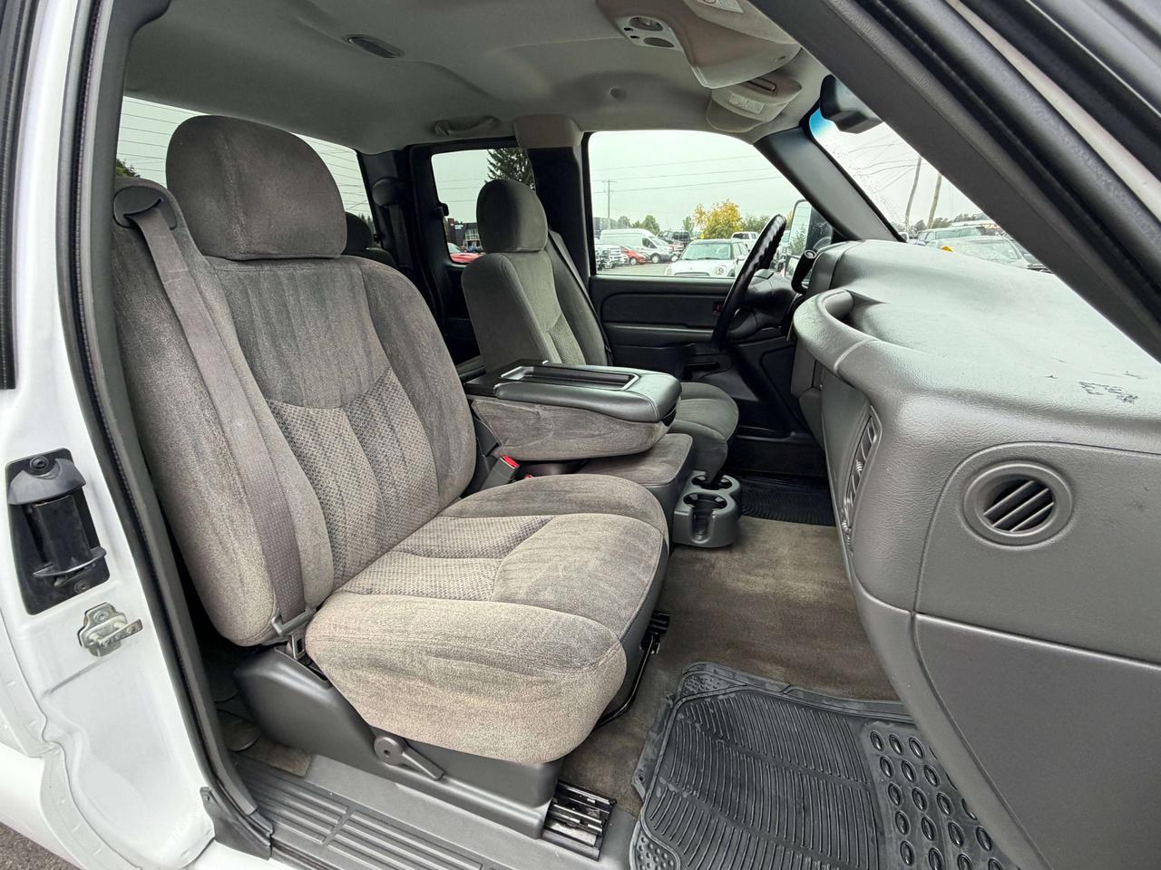 2005 Chevrolet Silverado 3500 LS Photo