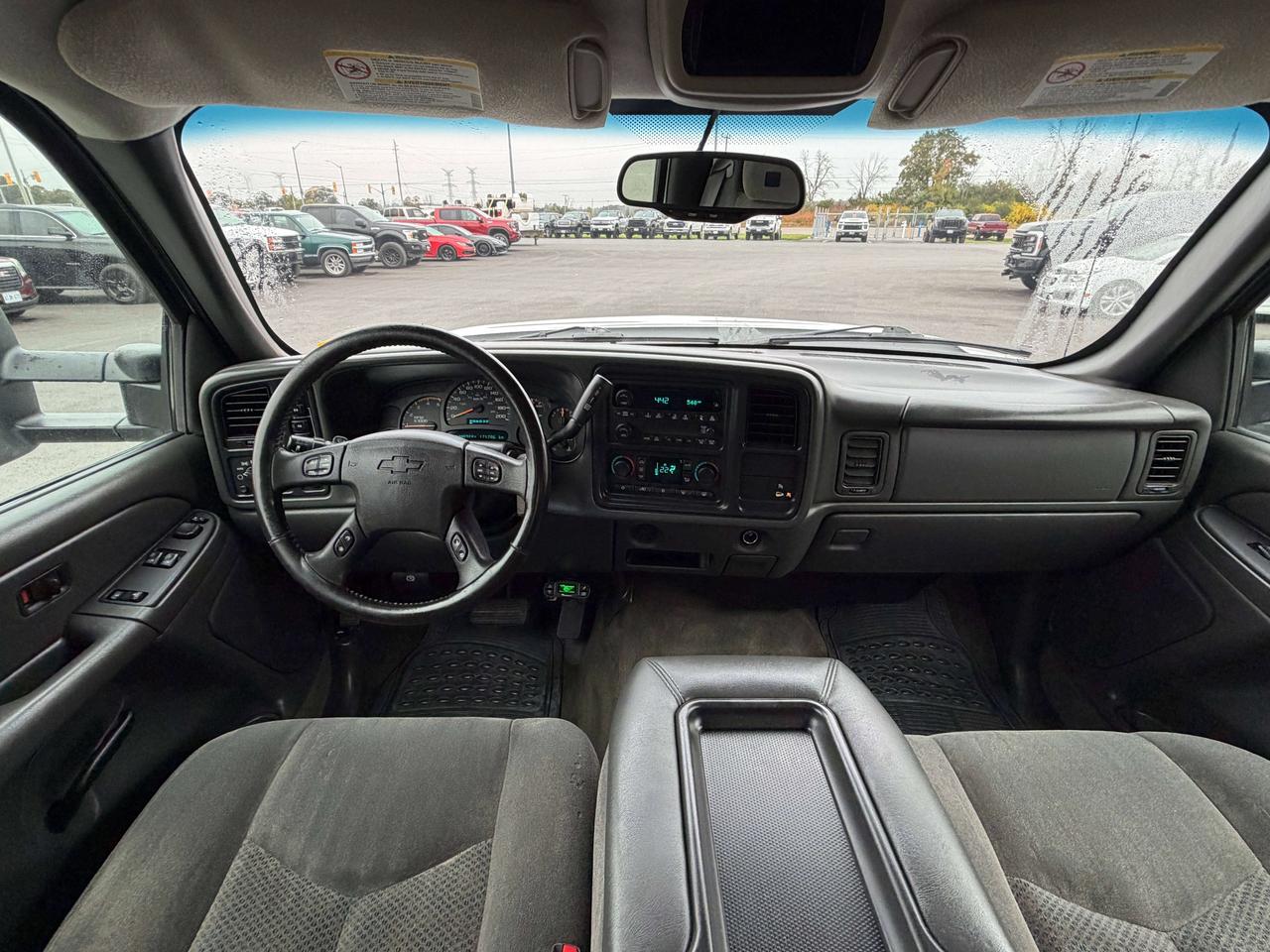 2005 Chevrolet Silverado 3500 LS Photo