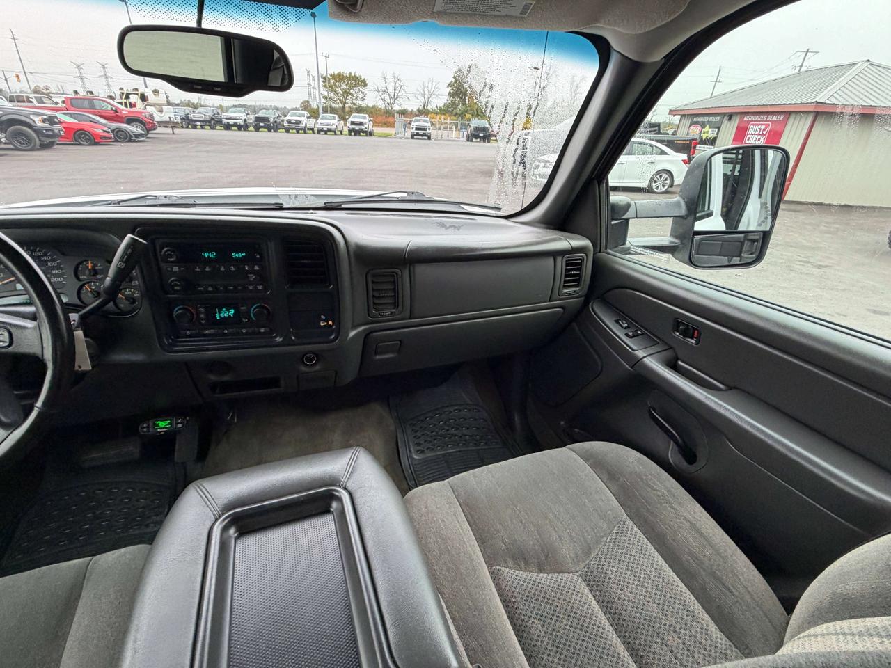 2005 Chevrolet Silverado 3500 LS Photo