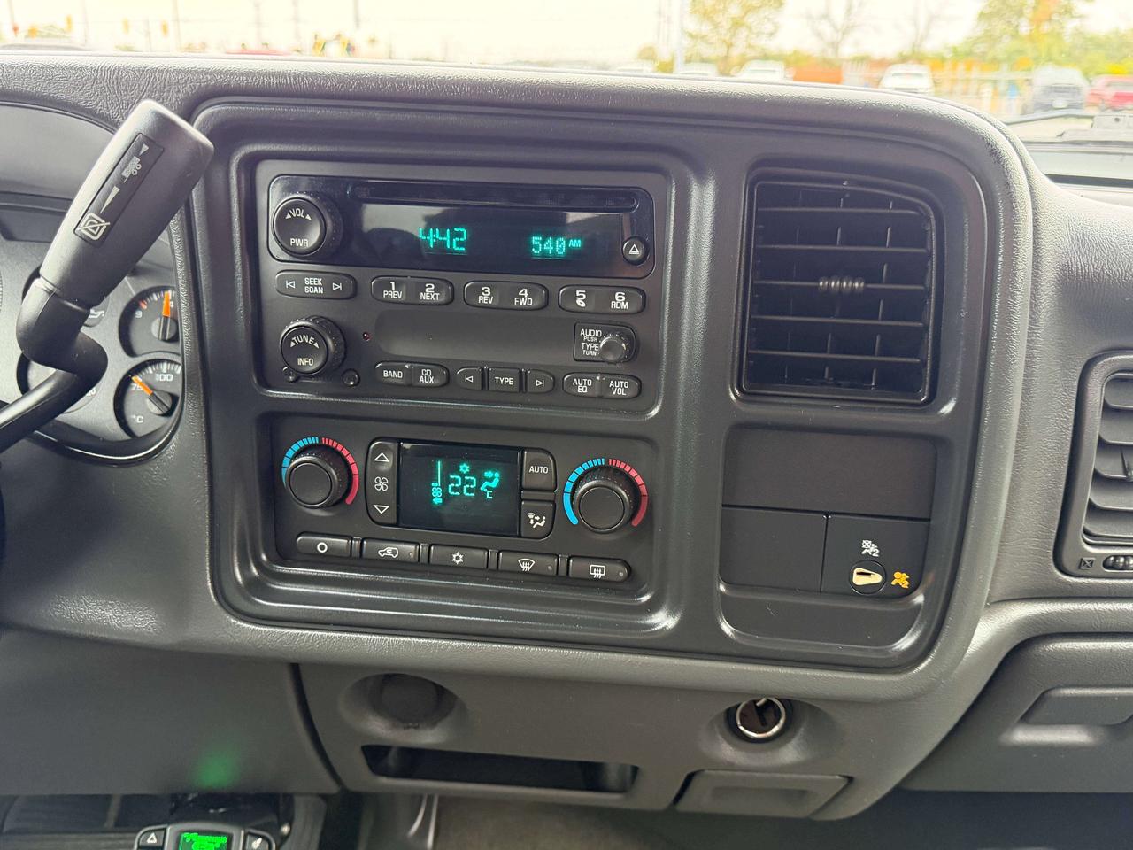 2005 Chevrolet Silverado 3500 LS Photo