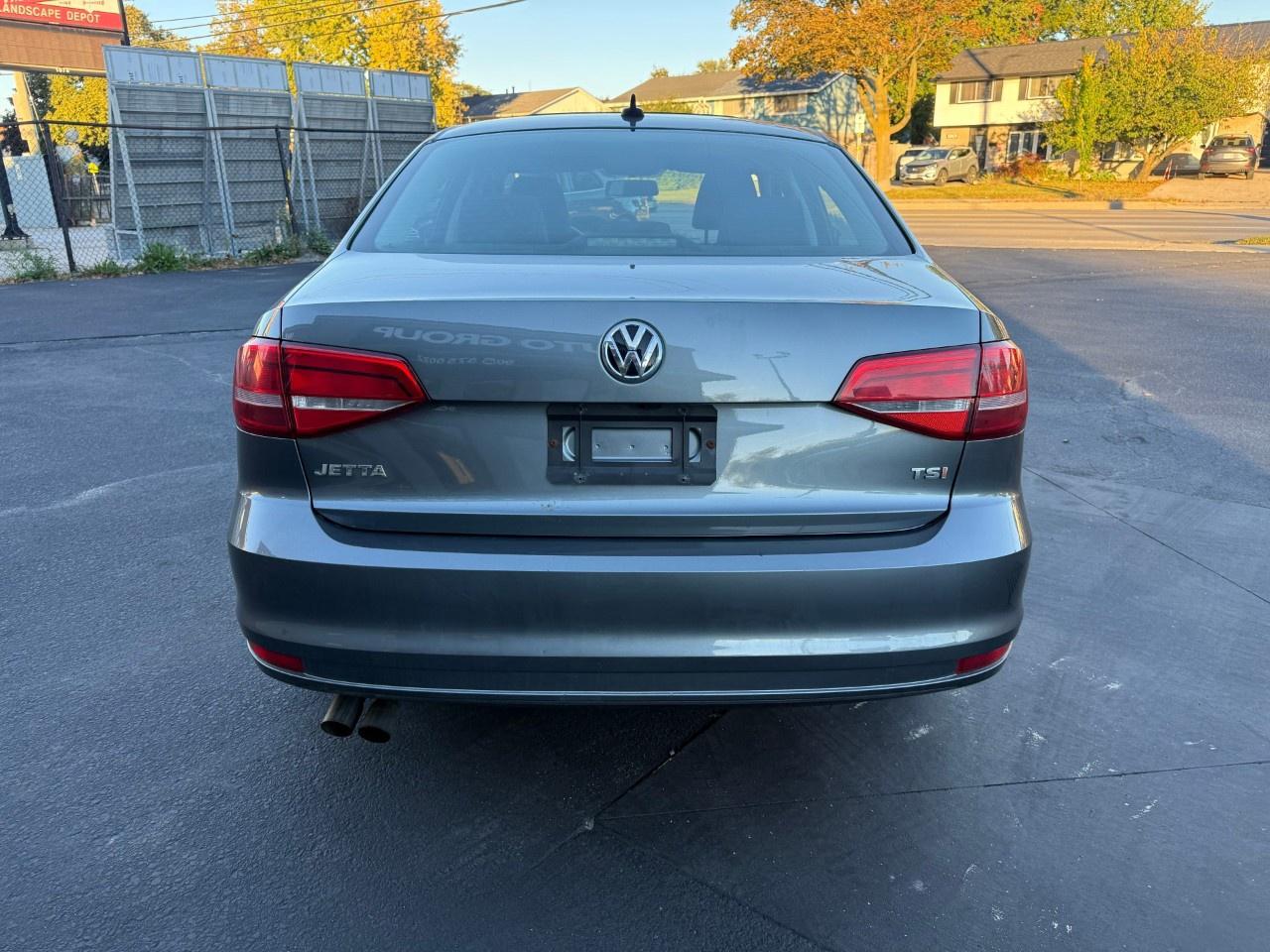 2015 Volkswagen Jetta Sedan 4dr 1.8 TSI Auto Comfortline Photo