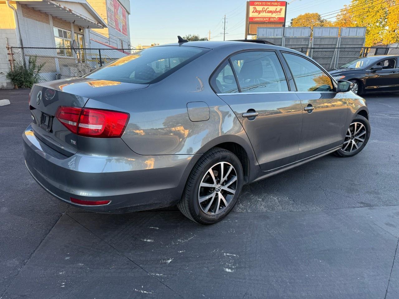 2015 Volkswagen Jetta Sedan 4dr 1.8 TSI Auto Comfortline Photo