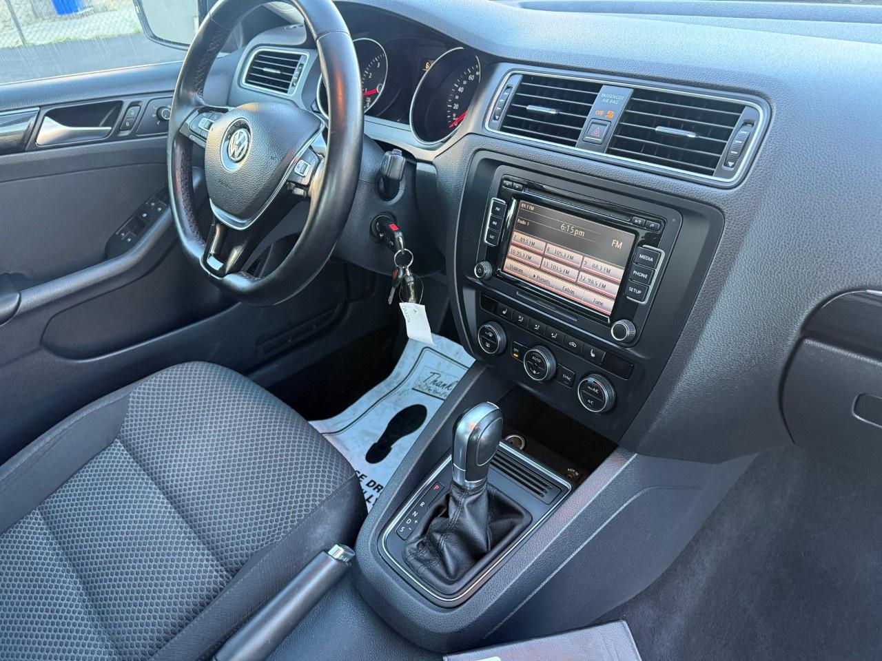 2015 Volkswagen Jetta Sedan 4dr 1.8 TSI Auto Comfortline Photo