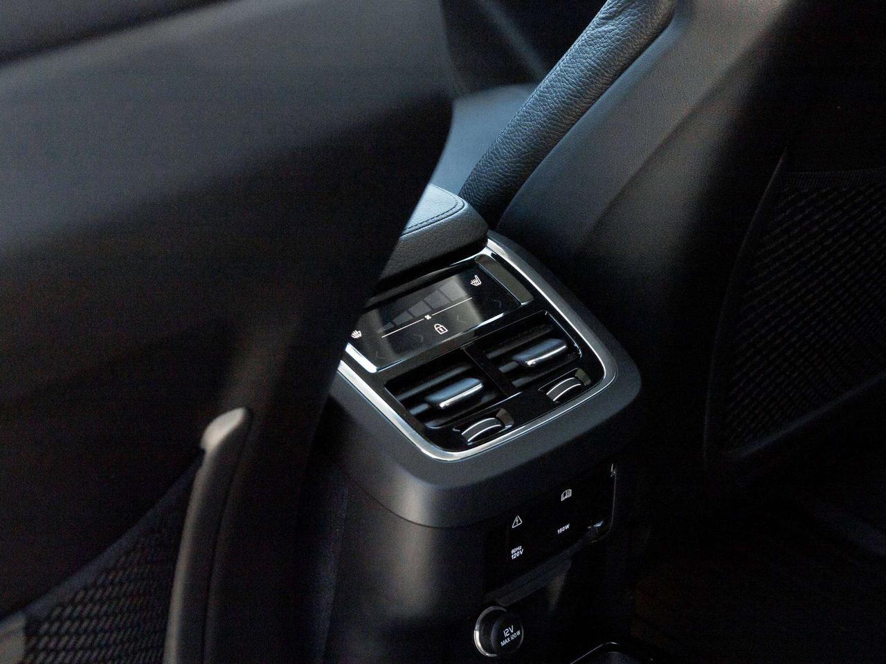 2020 Volvo XC90 MOMENTUM PLUS^Trade In^One Owner^6 Seater Photo
