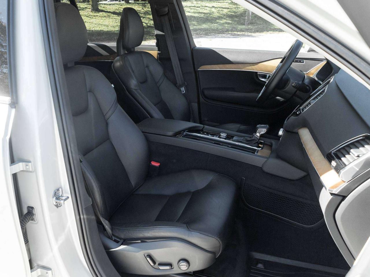 2020 Volvo XC90 MOMENTUM PLUS^Trade In^One Owner^6 Seater Photo