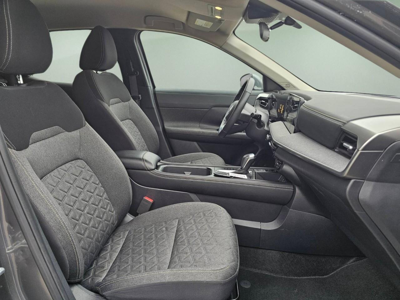 2025 Nissan Kicks SV 4dr All-Wheel Drive Photo