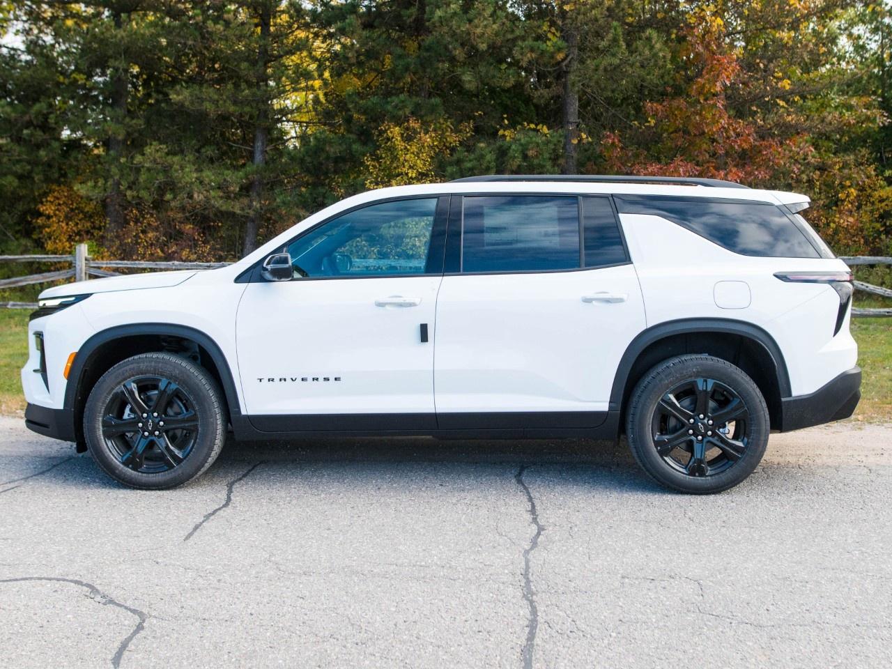 2027 Chevrolet Traverse AWD 4dr LT Photo1