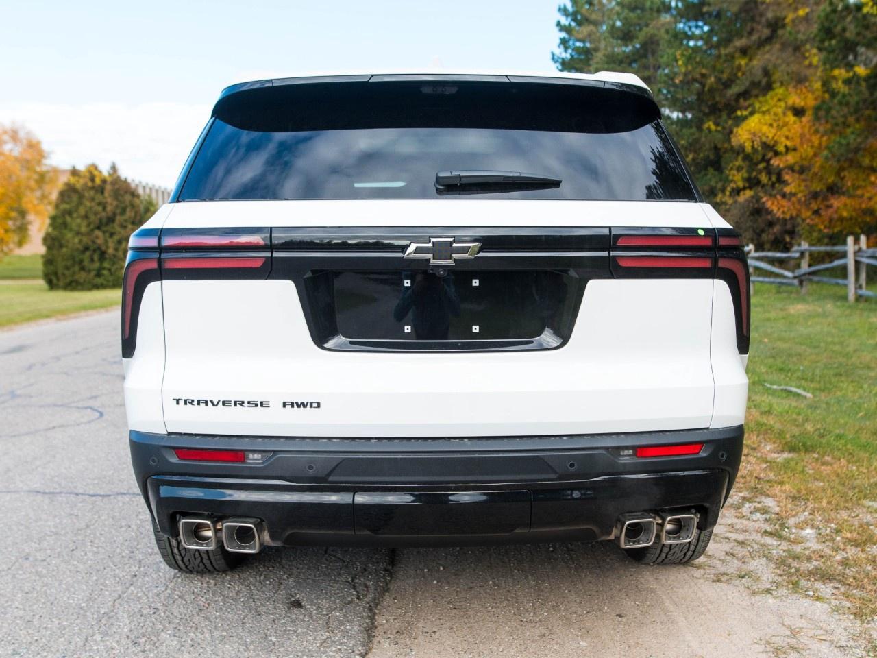2027 Chevrolet Traverse AWD 4dr LT Photo4