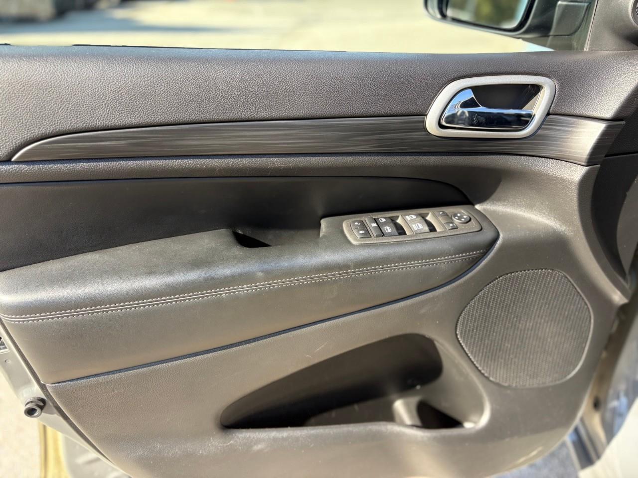 2021 Jeep Grand Cherokee Laredo 4dr 4x4 Photo