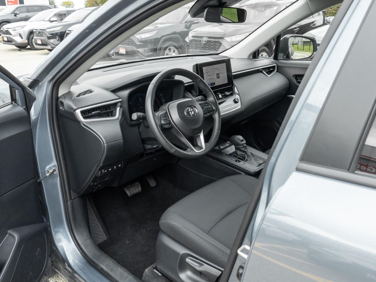 2026 Toyota Corolla Cross LE AWD Photo