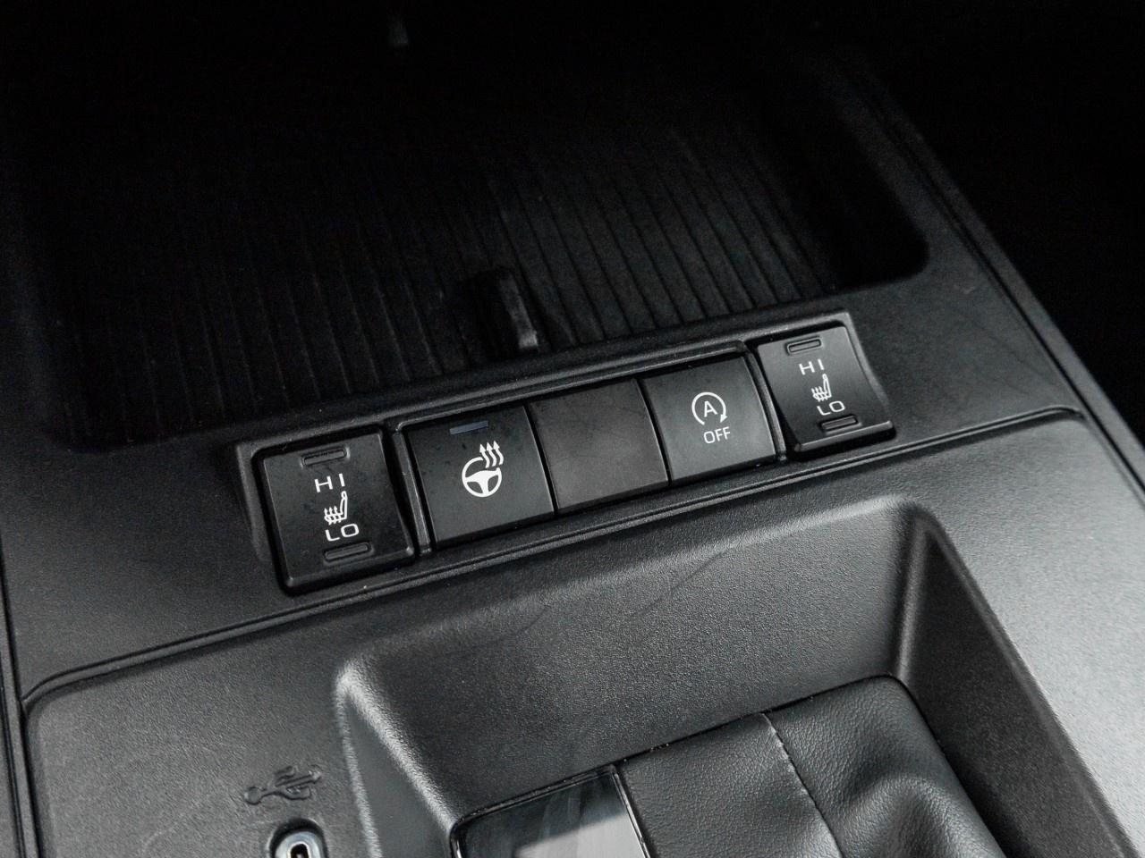 2026 Toyota Corolla Cross LE AWD Photo