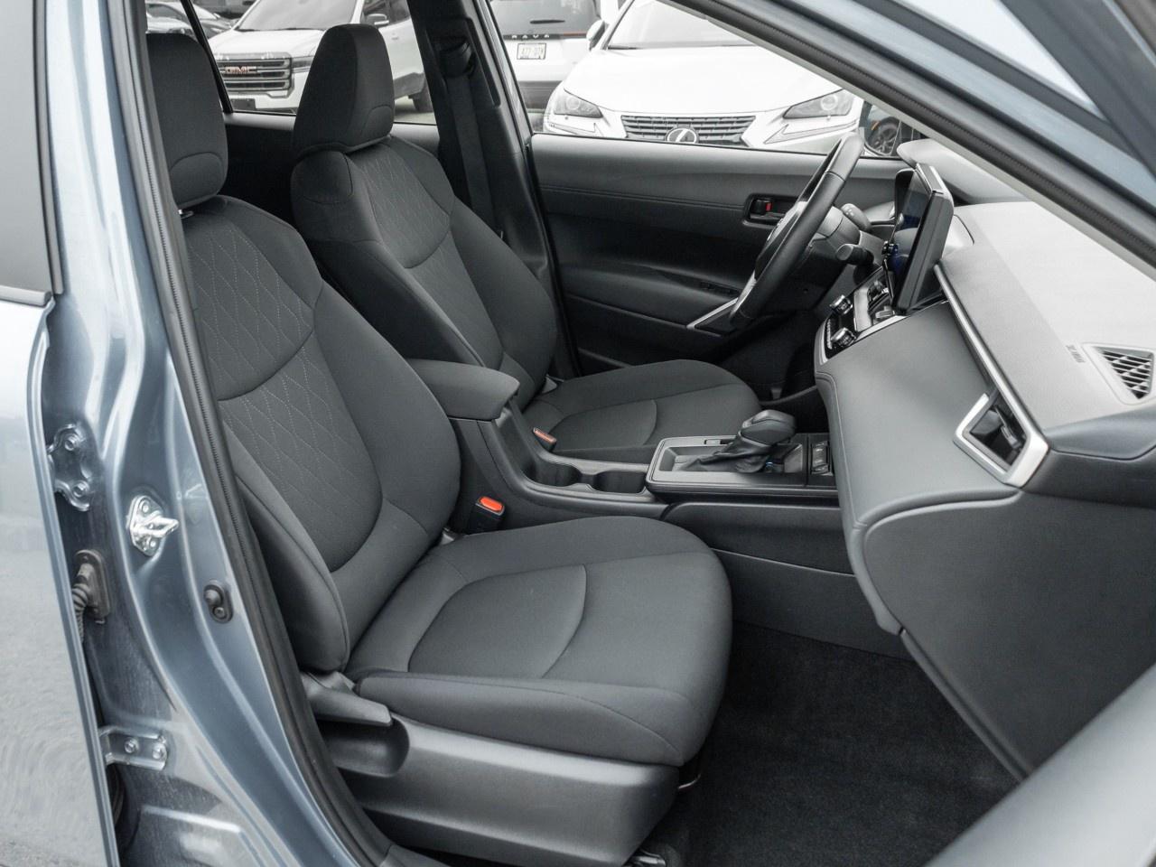 2026 Toyota Corolla Cross LE AWD Photo