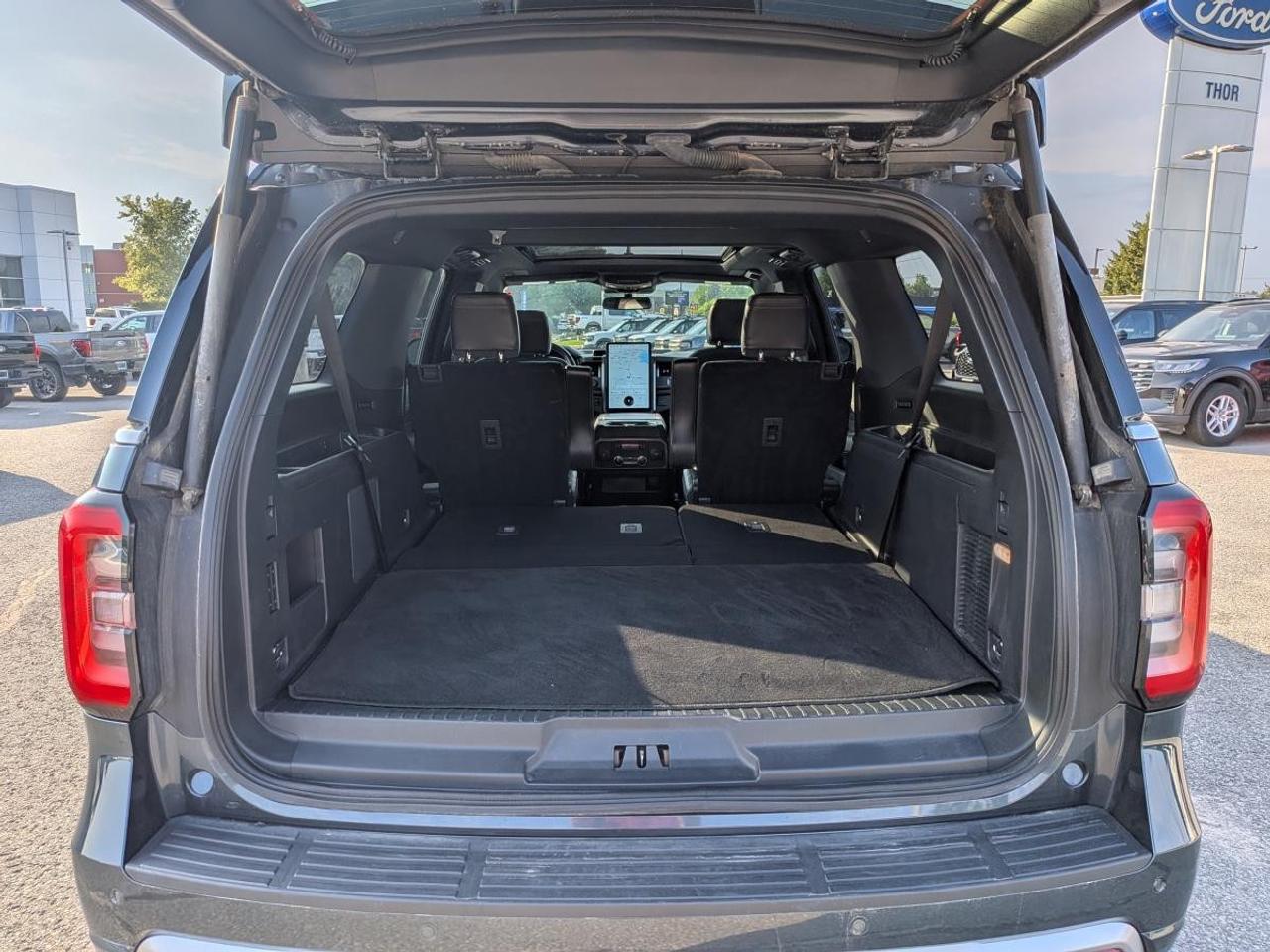 2022 Ford Expedition Platinum Max 4X4 Photo