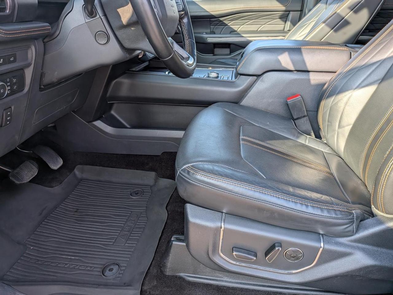 2022 Ford Expedition Platinum Max 4X4 Photo