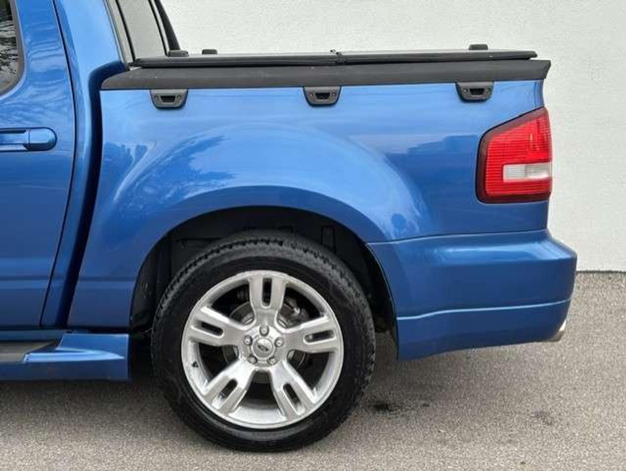 2010 Ford Explorer Sport Trac ADRENALIN V8 4.6L LEATHER-ROOF-NO ACCIDENTS! Photo