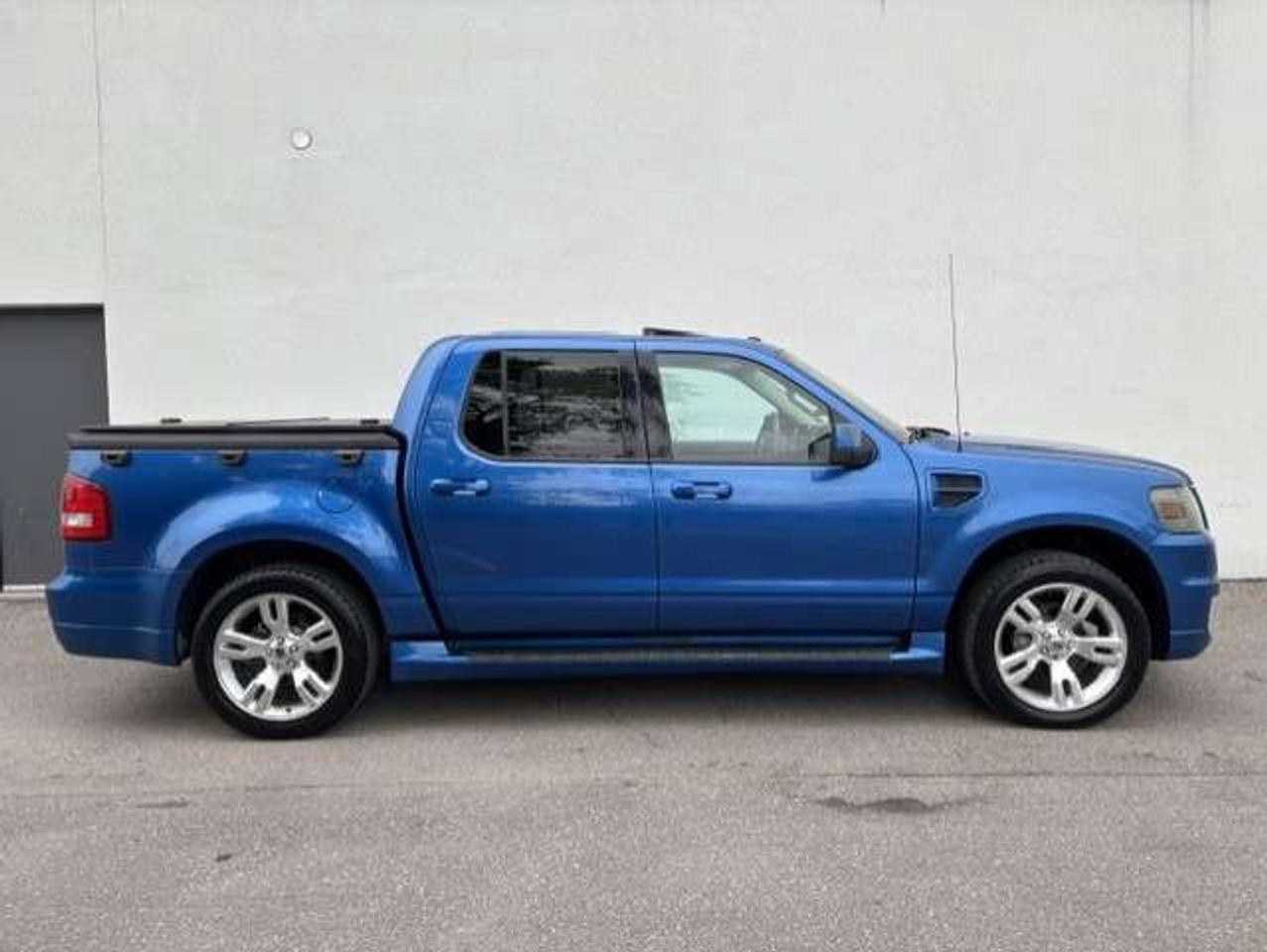 2010 Ford Explorer Sport Trac ADRENALIN V8 4.6L LEATHER-ROOF-NO ACCIDENTS! Photo