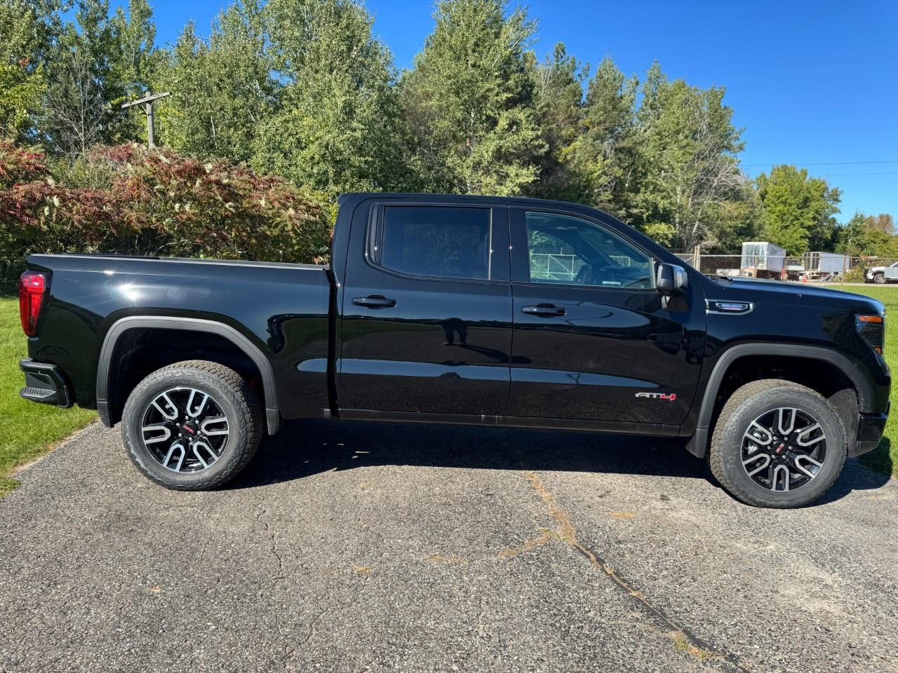 2026 GMC Sierra 1500 Crew Cab Short Box 4-Wheel Drive AT4 Photo