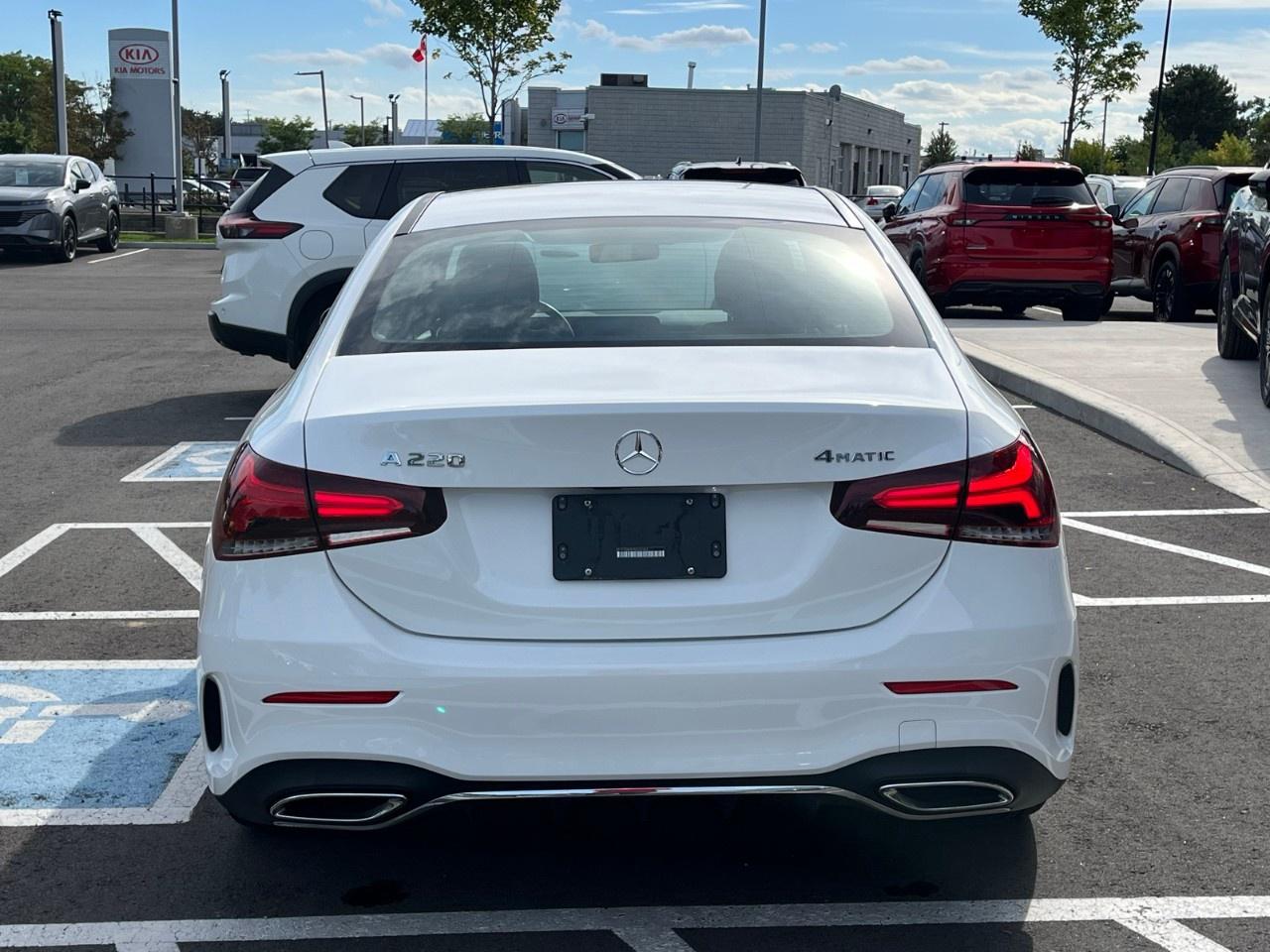 2022 Mercedes-Benz A-Class A 220 4MATIC Sedan Photo