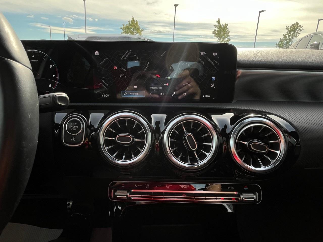 2022 Mercedes-Benz A-Class A 220 4MATIC Sedan Photo