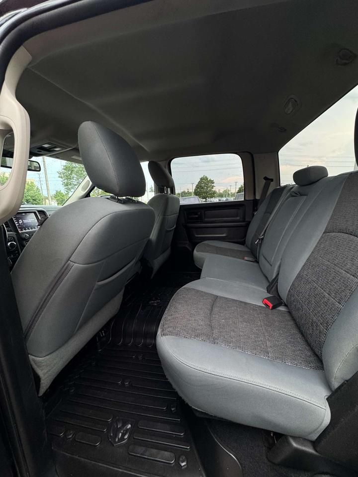 2019 RAM 1500 Express 4x4 Crew Cab 5'7 Box Photo
