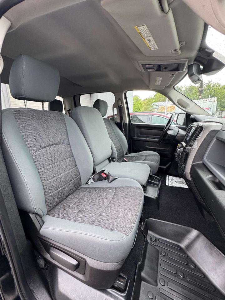 2019 RAM 1500 Express 4x4 Crew Cab 5'7 Box Photo