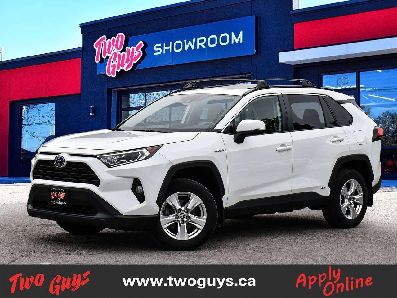 2021 Toyota RAV4 XLE Photo0