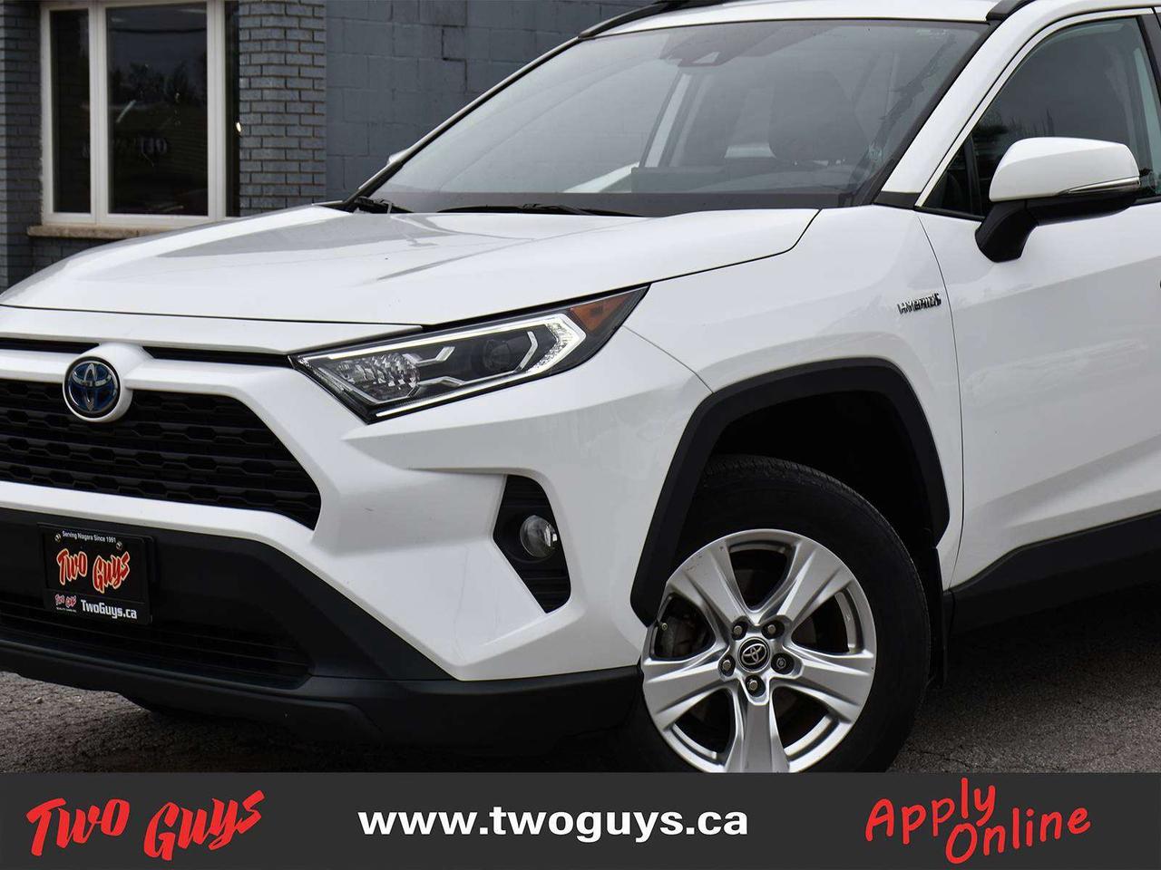 2021 Toyota RAV4 XLE Photo