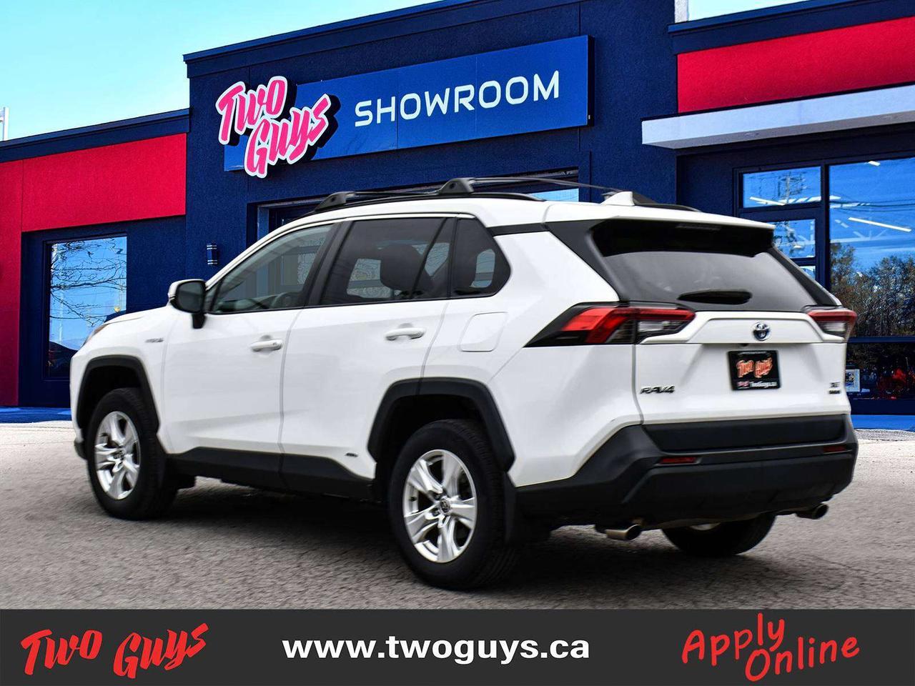 2021 Toyota RAV4 XLE Photo