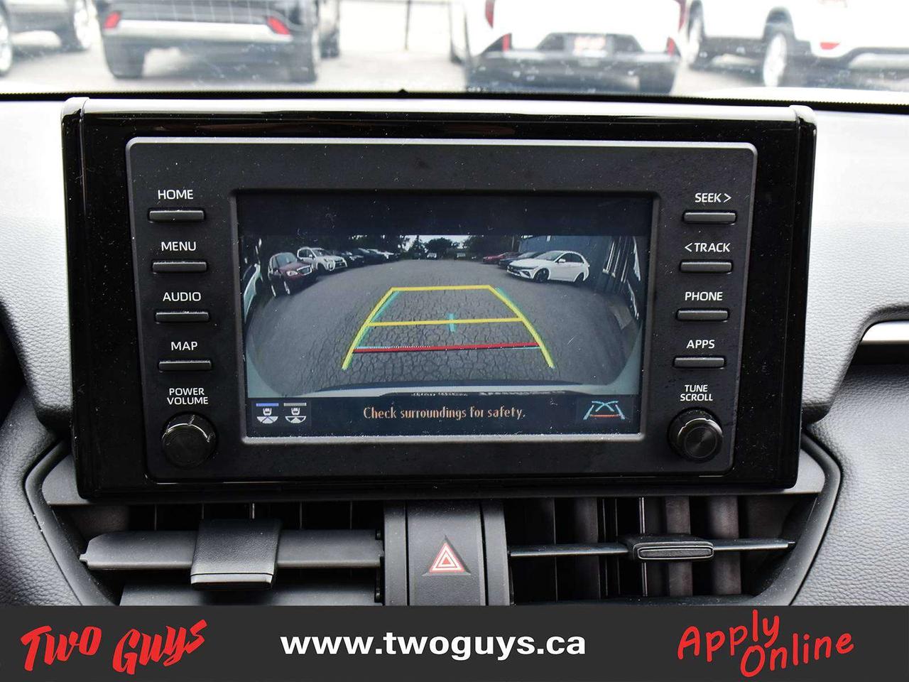 2021 Toyota RAV4 XLE Photo