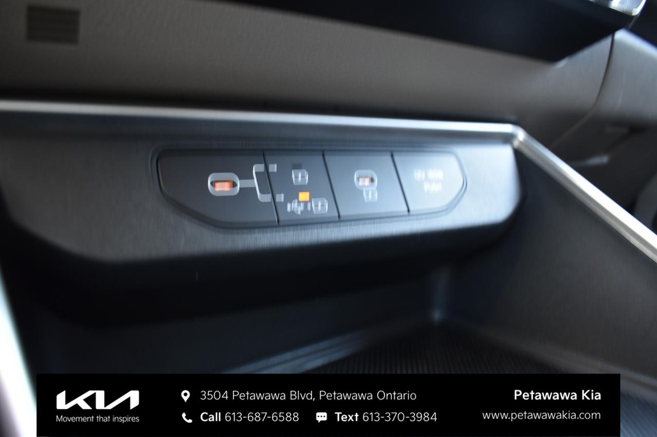 2026 Kia Carnival LX+ Passenger Van Photo