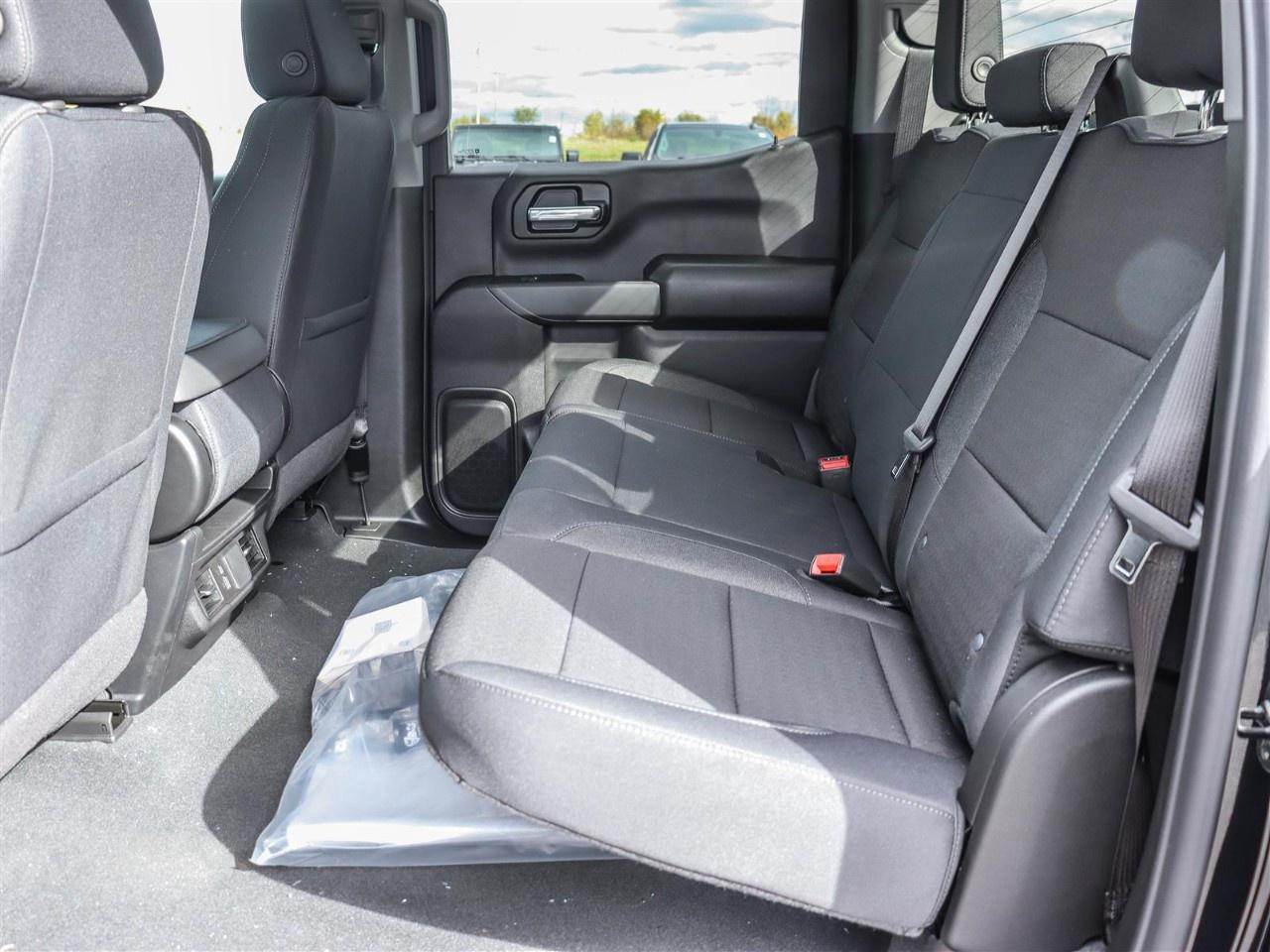 2026 Chevrolet Silverado 1500 Crew Cab Standard Box 4-Wheel Drive Custom Trail Boss Photo